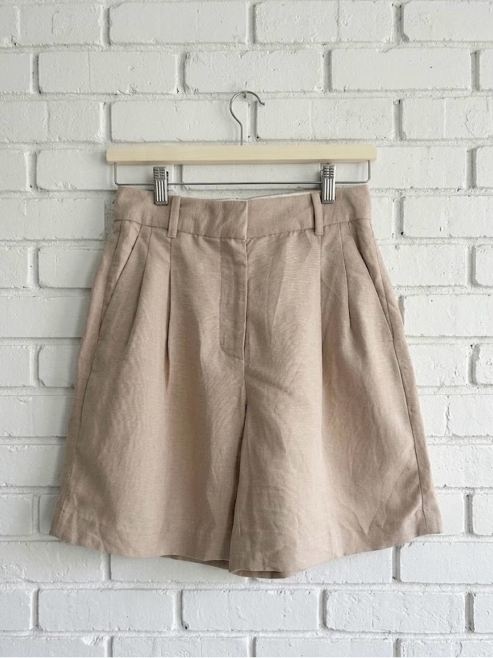 Wilfred Aritzia The Effortless Short Linen Long Pleated Tan Beige Size 2 NWT